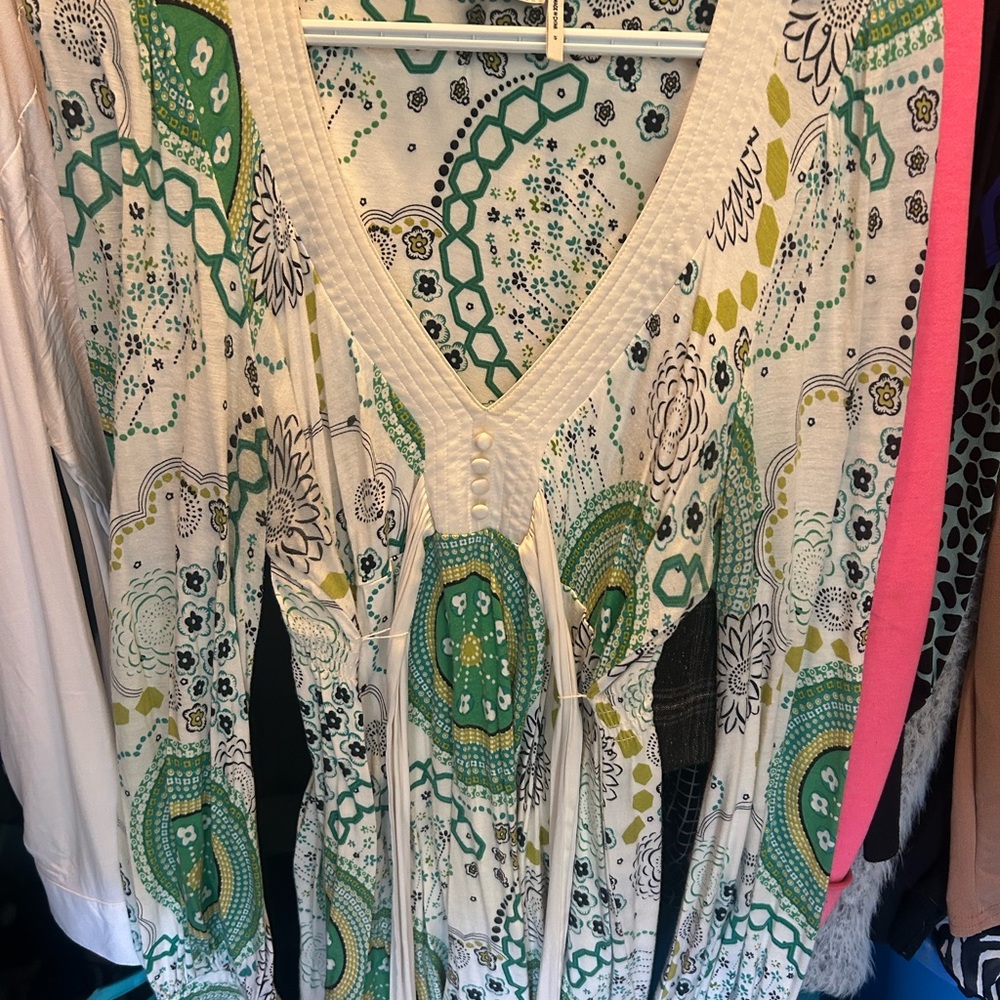 Guess Green and White Patterned Tunic
